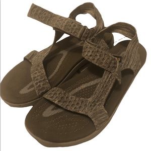 Women’s Size 9 Green/Tan Cloth Teva Sandals